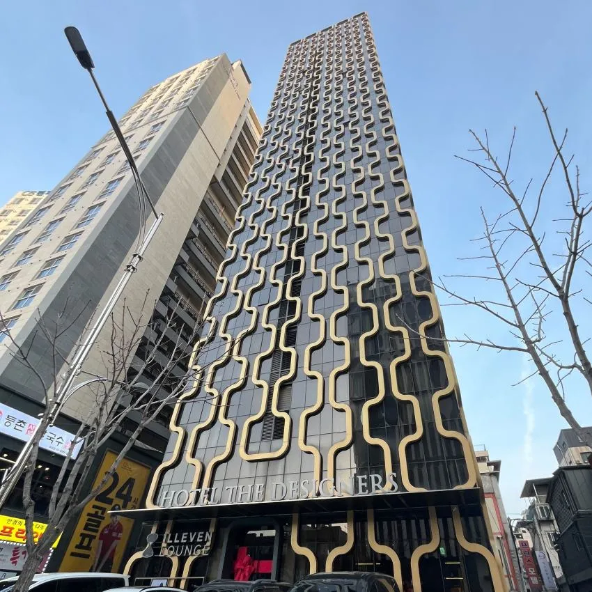 Hotel The Designers Premier 聖水&建大 - 照片 1